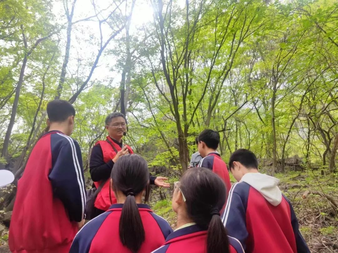 “地质旅游河南行”走进新乡南太行关山国家地质公园