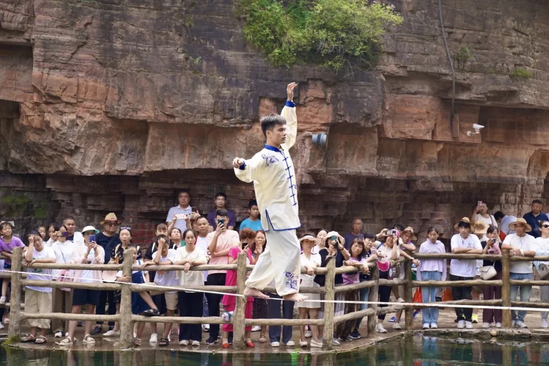 MBTI旅行指南|i人e人旅行模式大不同，新乡南太行通通满足你！