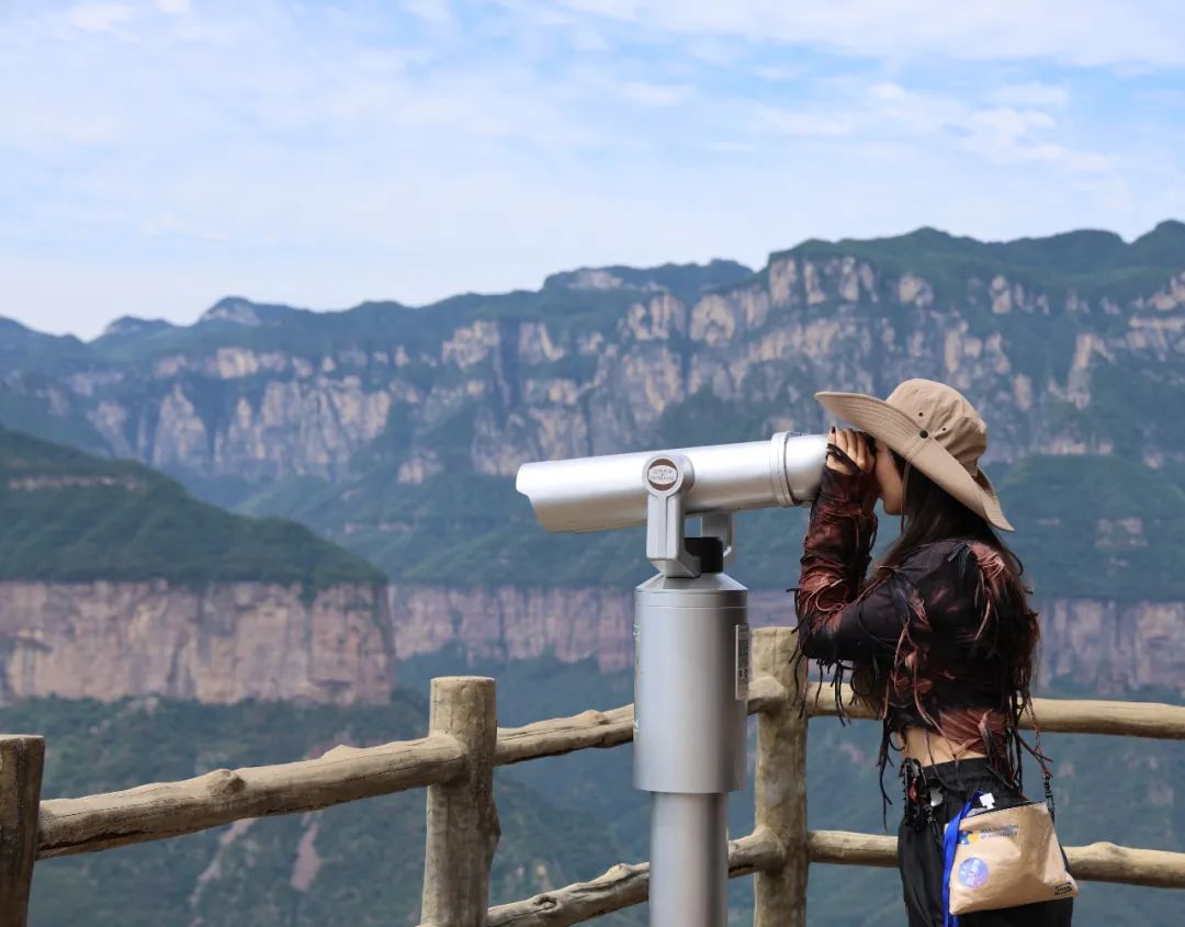 @全体教师和大学生，快来新乡南太行开启免票寻秋之旅！