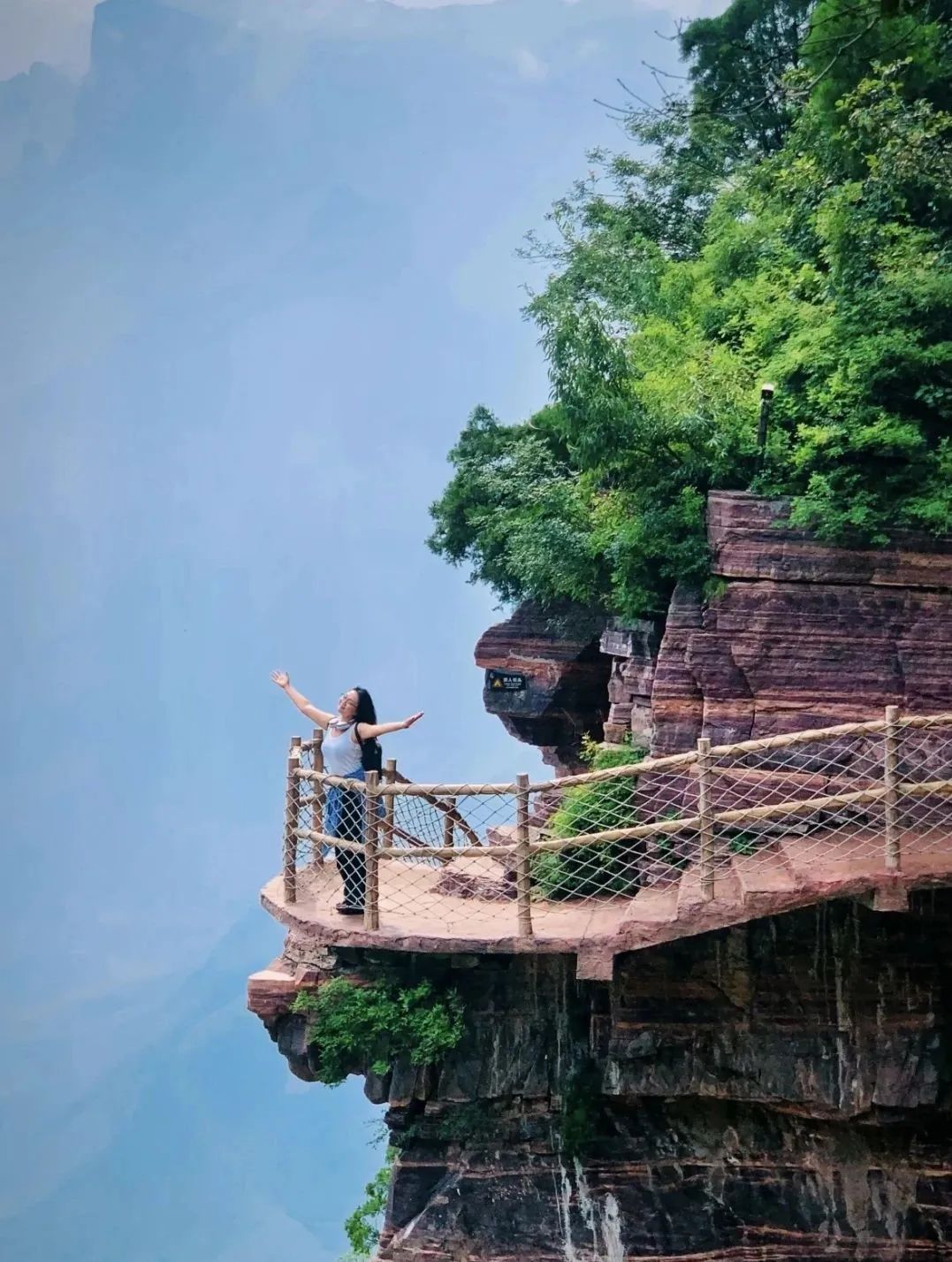 @全体教师和大学生，快来新乡南太行开启免票寻秋之旅！