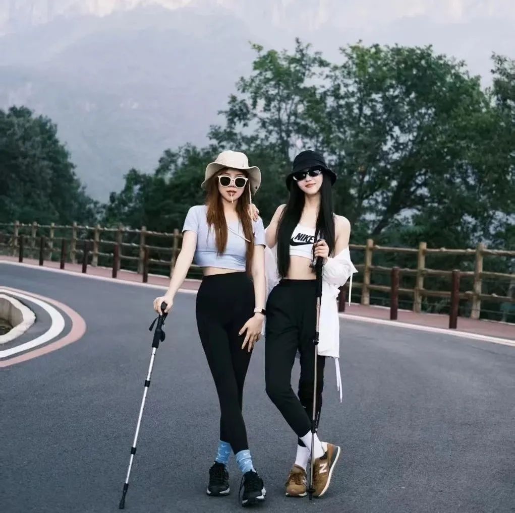 @全体教师和大学生，快来新乡南太行开启免票寻秋之旅！
