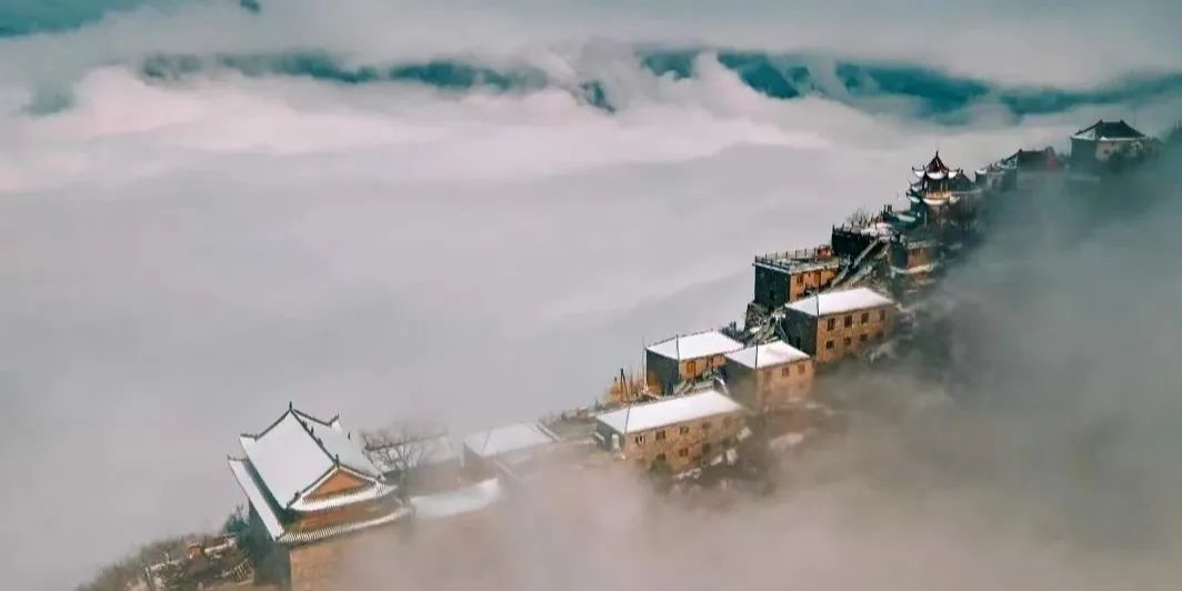 新乡南太行下雪啦！是时候一起去“白头”了，赶紧出发！