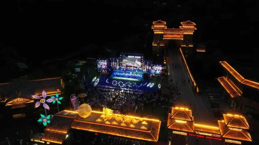 官宣！百万粉丝大双二双空降八里沟！6月21日-6月22日，激情开唱，狂欢两夜！