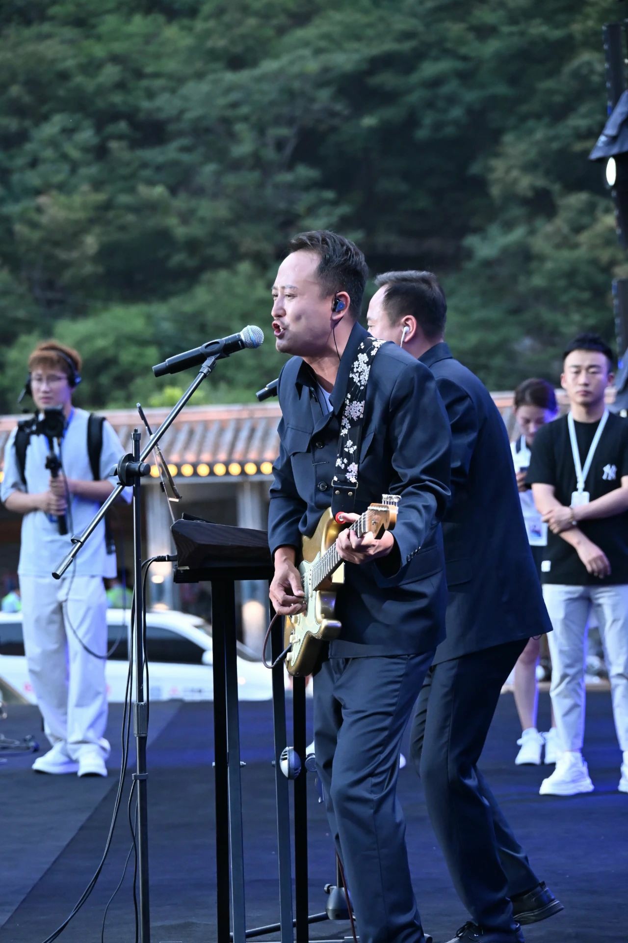 星空被歌声点亮！|大双二双全国巡游河南站，今夜在八里沟景区激情开唱！！
