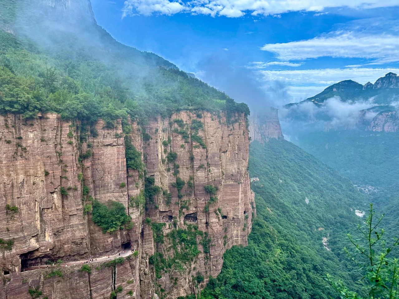 前方高能！新乡南太行明日云海盛景限时放送，摄影狂潮即将引爆！