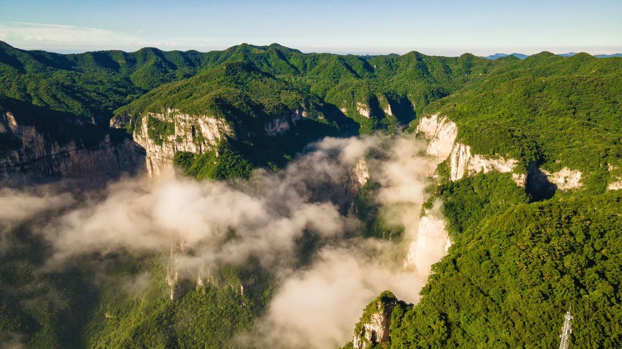 前方高能！新乡南太行明日云海盛景限时放送，摄影狂潮即将引爆！