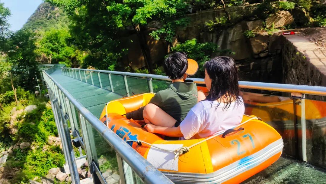 26℃原始剧本已开启！关山漂流+水滑+秘境，本周末浪到飞起！