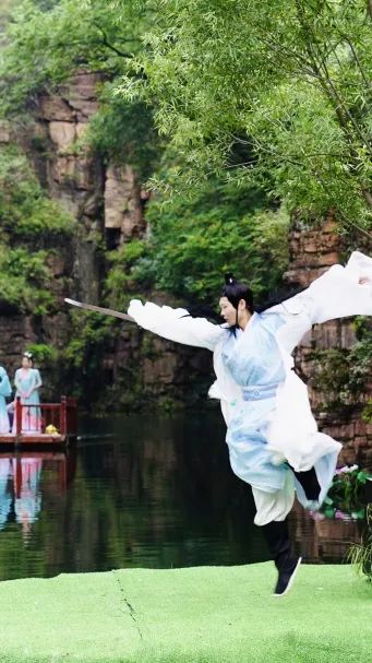 40℃高温自救指南！新乡南太行26℃的山水秘境，摸鱼听剧漂流露营全安排！