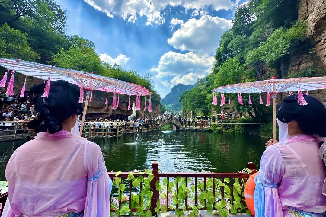 40℃高温自救指南！新乡南太行26℃的山水秘境，摸鱼听剧漂流露营全安排！