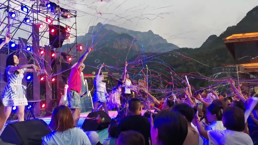 昼享亲水之乐，夜赴音乐之约！新乡南太行八里沟，给你一整天的夏日精彩！