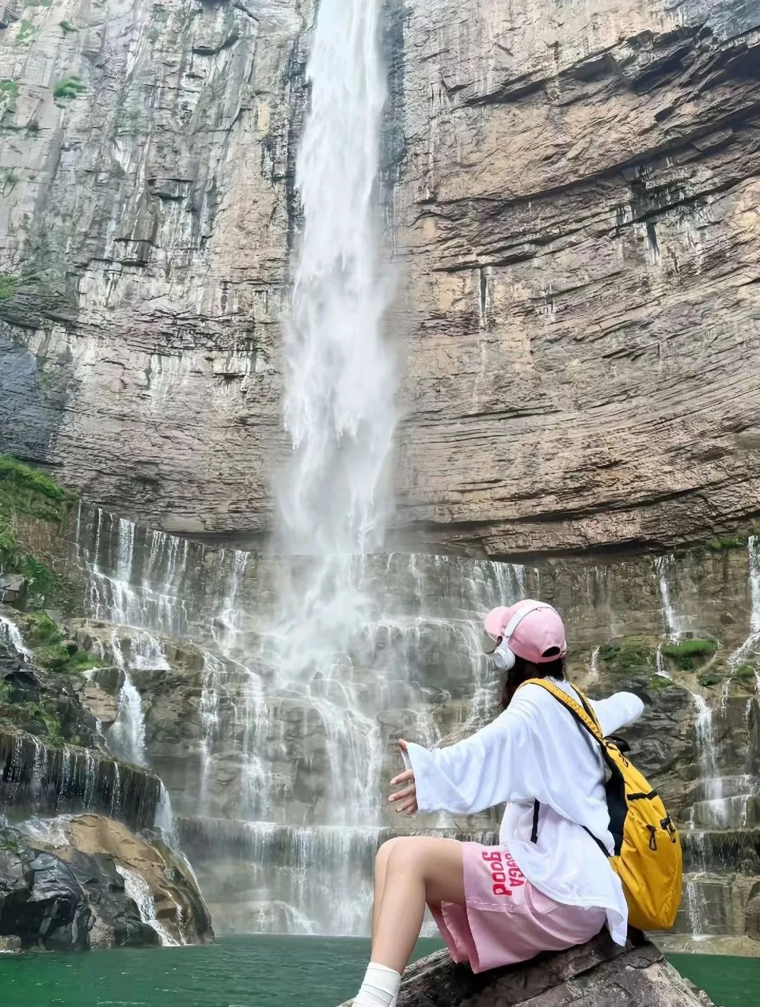 雨后飞瀑：天地间的泼墨长卷