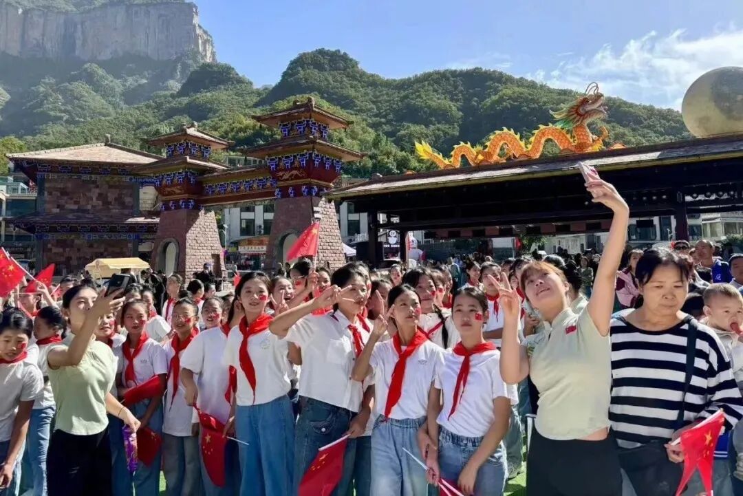 新乡南太行国庆限定玩法“预告”，山水之间共庆华诞！