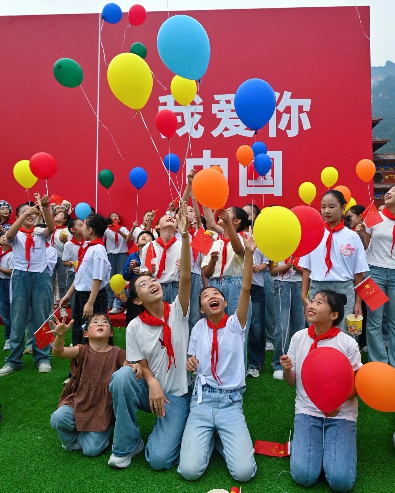 月饼送你,美景赠你,新乡南太行祝全国人民国庆中秋双节快乐! 月饼送你,美景赠你,新乡南太行祝全国人民国庆中秋双节快乐!