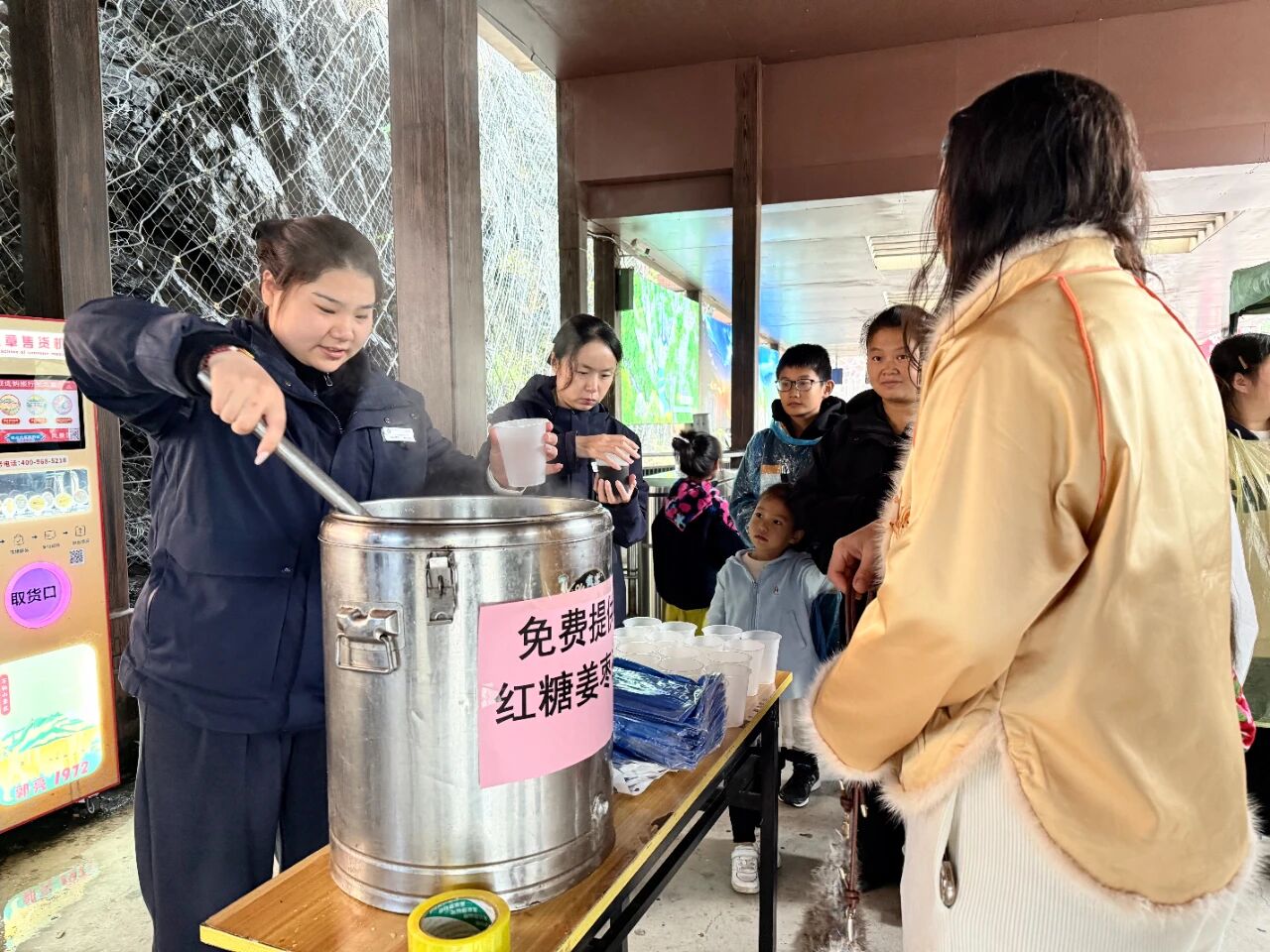 月饼送你,美景赠你,新乡南太行祝全国人民国庆中秋双节快乐! 月饼送你,美景赠你,新乡南太行祝全国人民国庆中秋双节快乐!