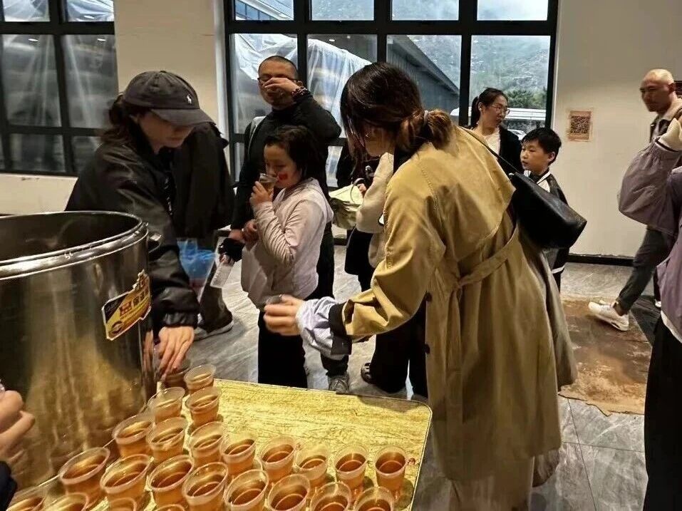 月饼送你,美景赠你,新乡南太行祝全国人民国庆中秋双节快乐! 月饼送你,美景赠你,新乡南太行祝全国人民国庆中秋双节快乐!