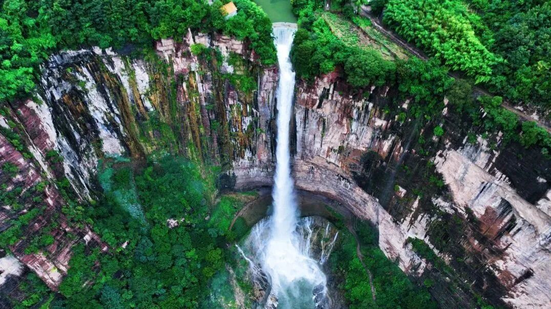 新乡南太行又双叒叕出圈！央视、人民网集体打Call，抖音热搜前五的秘密藏不住了！