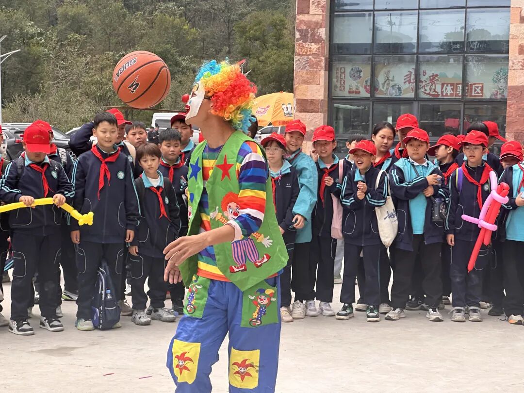 万仙山研学|千名学子在光影与历史中汲取力量! 万仙山研学|千名学子在光影与历史中汲取力量!