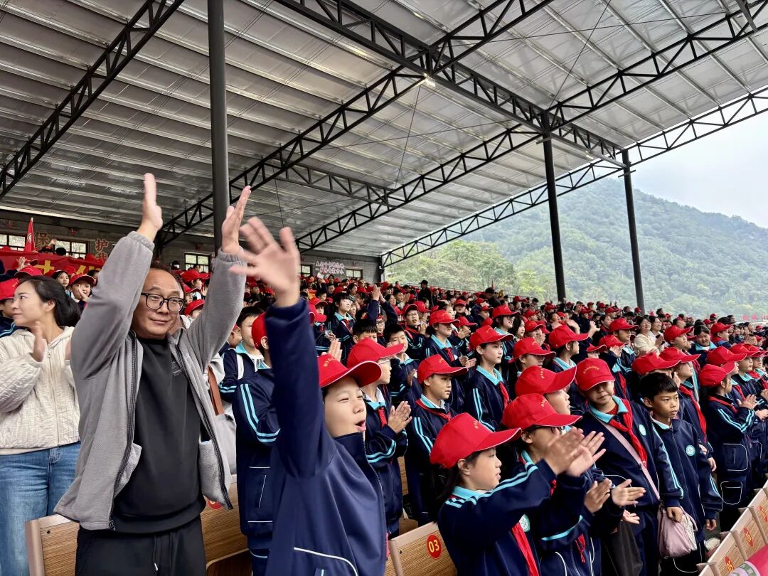 万仙山研学|千名学子在光影与历史中汲取力量! 万仙山研学|千名学子在光影与历史中汲取力量!