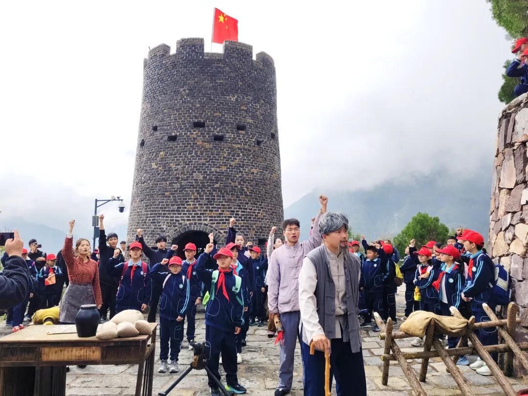 万仙山研学|千名学子在光影与历史中汲取力量! 万仙山研学|千名学子在光影与历史中汲取力量!