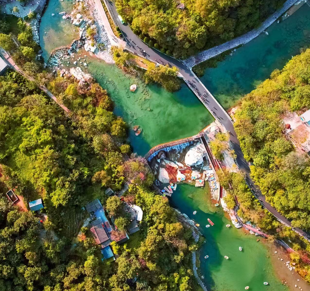 刷屏预警!新乡南太行打翻调色盘,邀你共赴这场“限时赤色盛宴” 刷屏预警!新乡南太行打翻调色盘,邀你共赴这场“限时赤色盛宴”