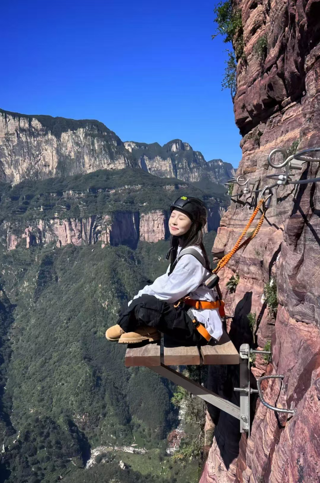 刷屏预警!新乡南太行打翻调色盘,邀你共赴这场“限时赤色盛宴” 刷屏预警!新乡南太行打翻调色盘,邀你共赴这场“限时赤色盛宴”