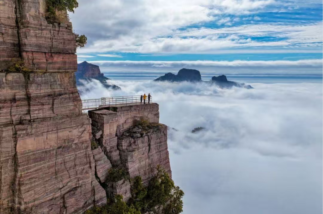 刷屏预警!新乡南太行打翻调色盘,邀你共赴这场“限时赤色盛宴” 刷屏预警!新乡南太行打翻调色盘,邀你共赴这场“限时赤色盛宴”