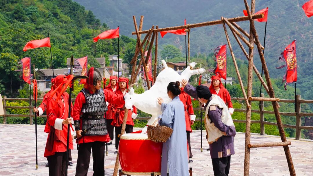 偷偷收藏的新乡南太行赏秋指南藏不住啦！还有最新的惊喜福利哦~