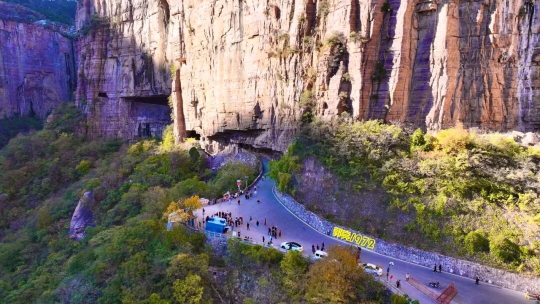 2025年河南省全民徒步大会(万仙山会场)暨南太行红叶节隆重开幕! 2025年河南省全民徒步大会(万仙山会场)暨南太行红叶节隆重开幕!