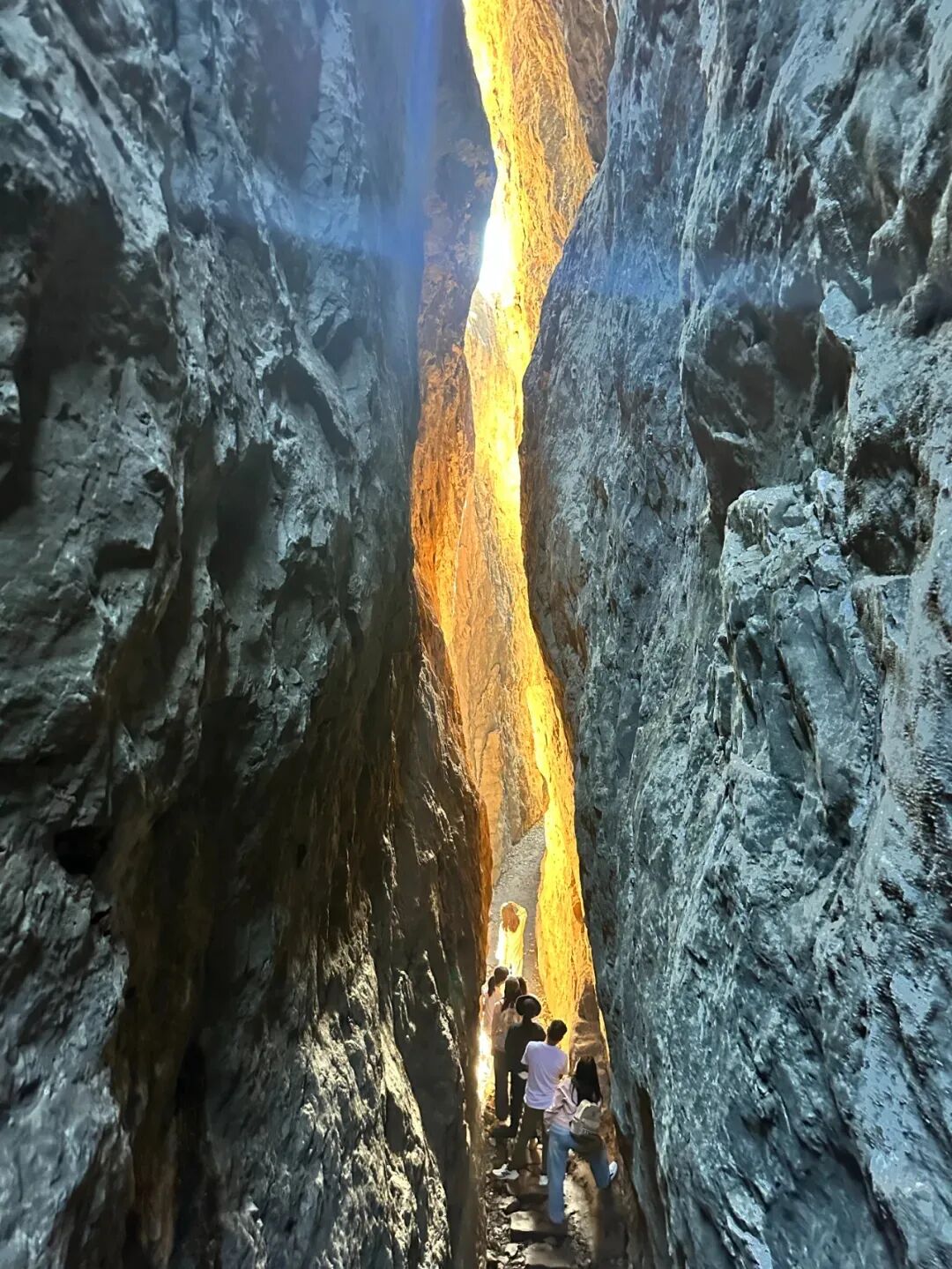 秋色正浓，带上行囊，赴一场壮美的新乡南太行之旅吧！