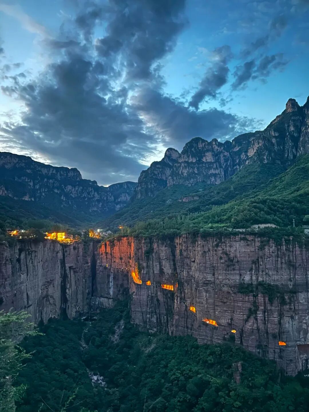 欢迎来到新乡南太行“光影剧场”！