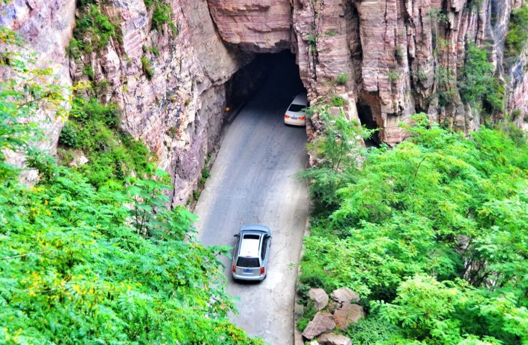 中国太行山旅游第一站！打卡新乡南太行三条挂壁公路