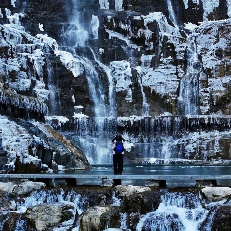 加载中… 新乡南太行“冬日雪景皮肤”即将上线! 加载中… 新乡南太行“冬日雪景皮肤”即将上线!