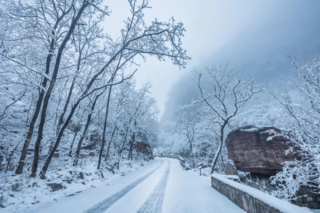 加载中… 新乡南太行“冬日雪景皮肤”即将上线! 加载中… 新乡南太行“冬日雪景皮肤”即将上线!