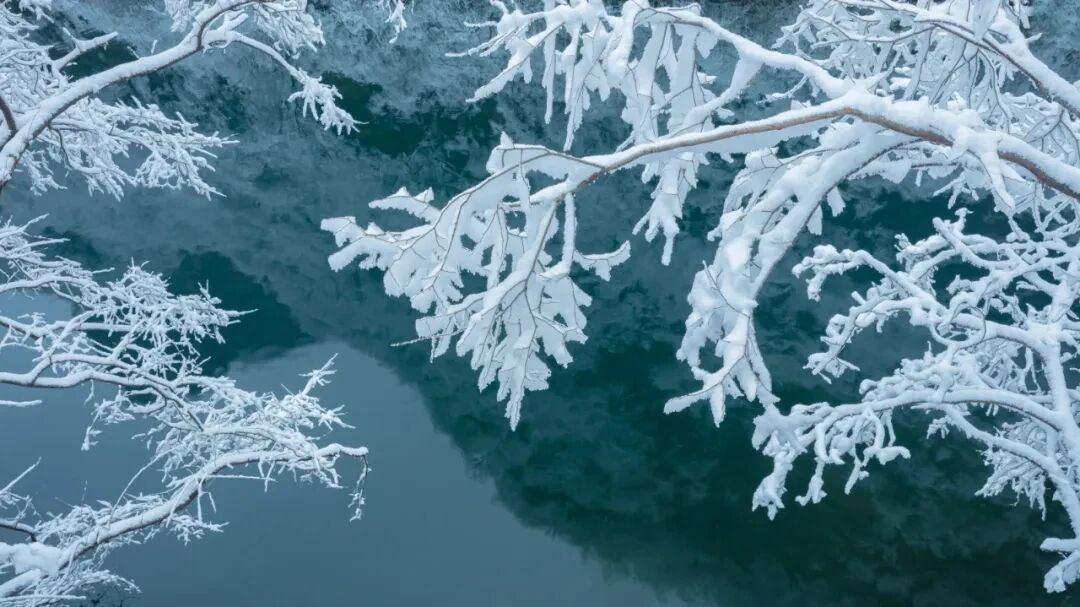 加载中… 新乡南太行“冬日雪景皮肤”即将上线! 加载中… 新乡南太行“冬日雪景皮肤”即将上线!