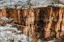 当口红广告遇上太行山，年度最奢侈的色号是什么？