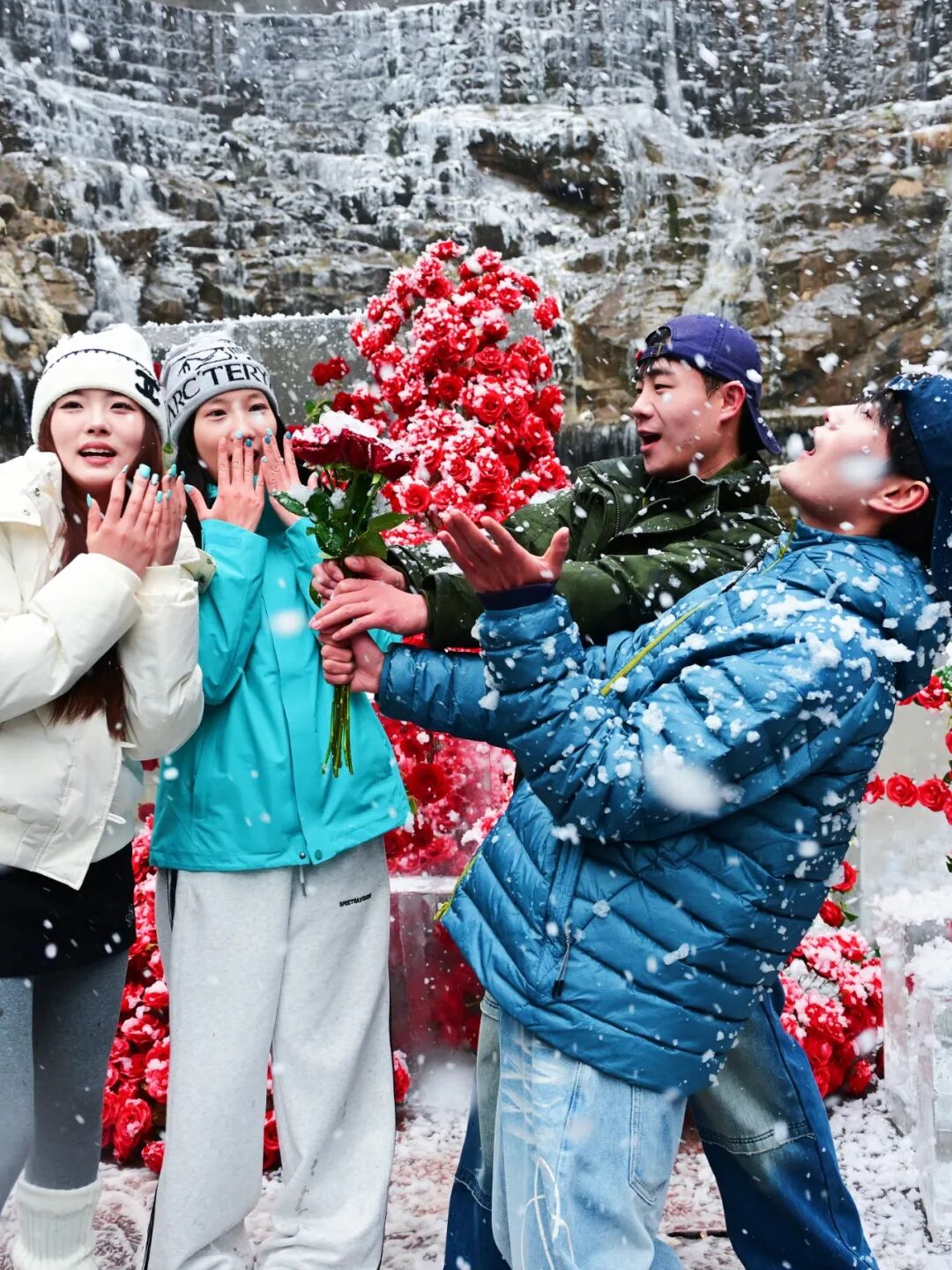 速来打卡！新乡南太行冰雪狂欢正当时