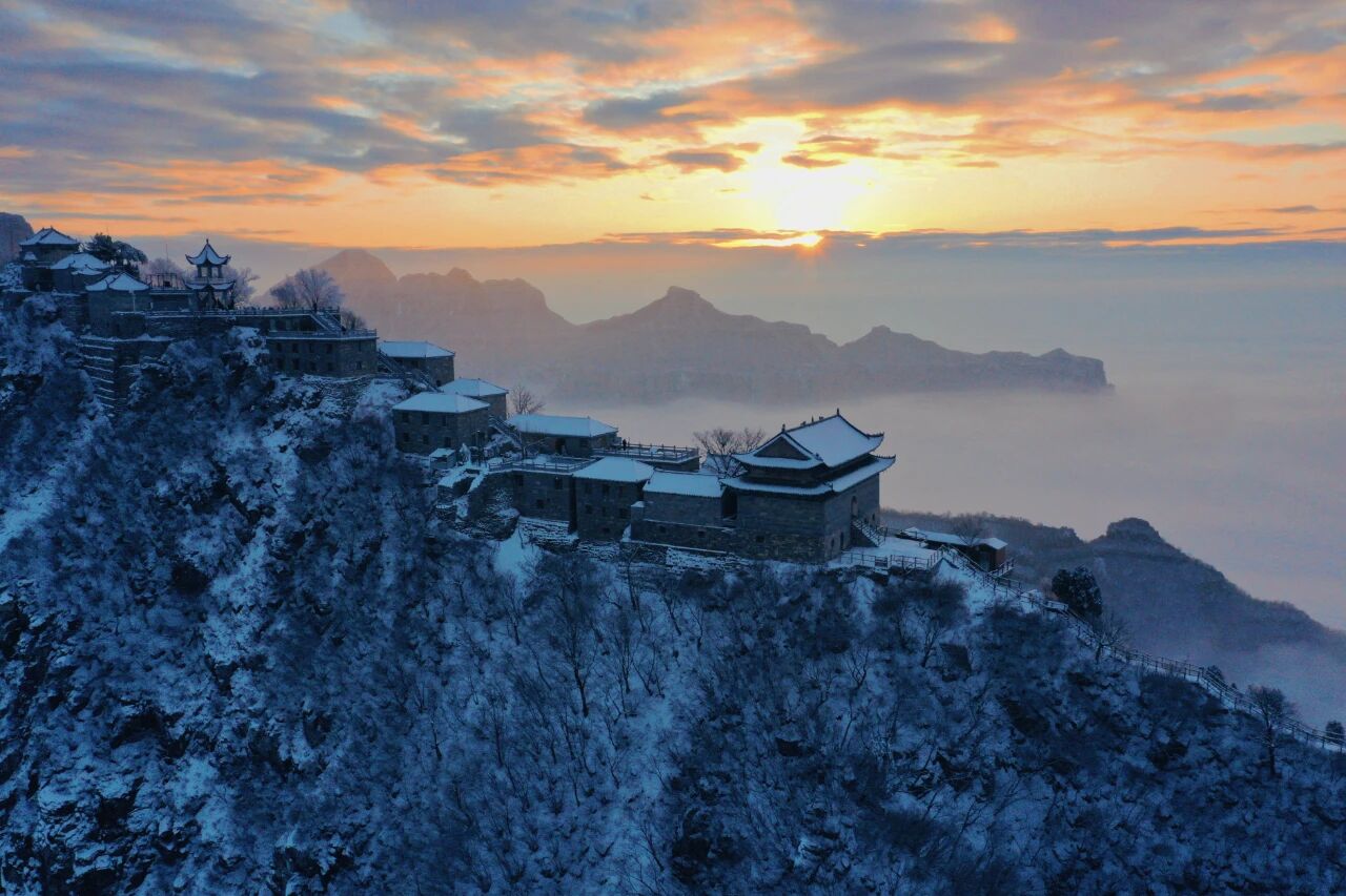 南太行冬季绝美景色+地道趴地小菠菜? 南太行冬季绝美景色+地道趴地小菠菜?