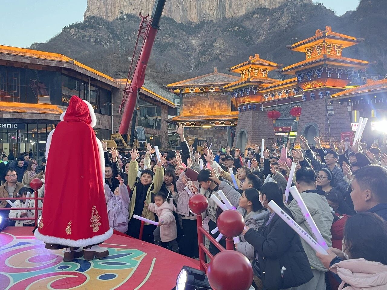 马踏春风至，太行灯火明，元宵佳节，在新乡南太行，共享团圆之乐！