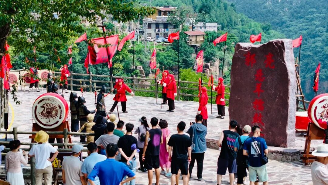 赏花看剧，新乡南太行多重福利一键解锁