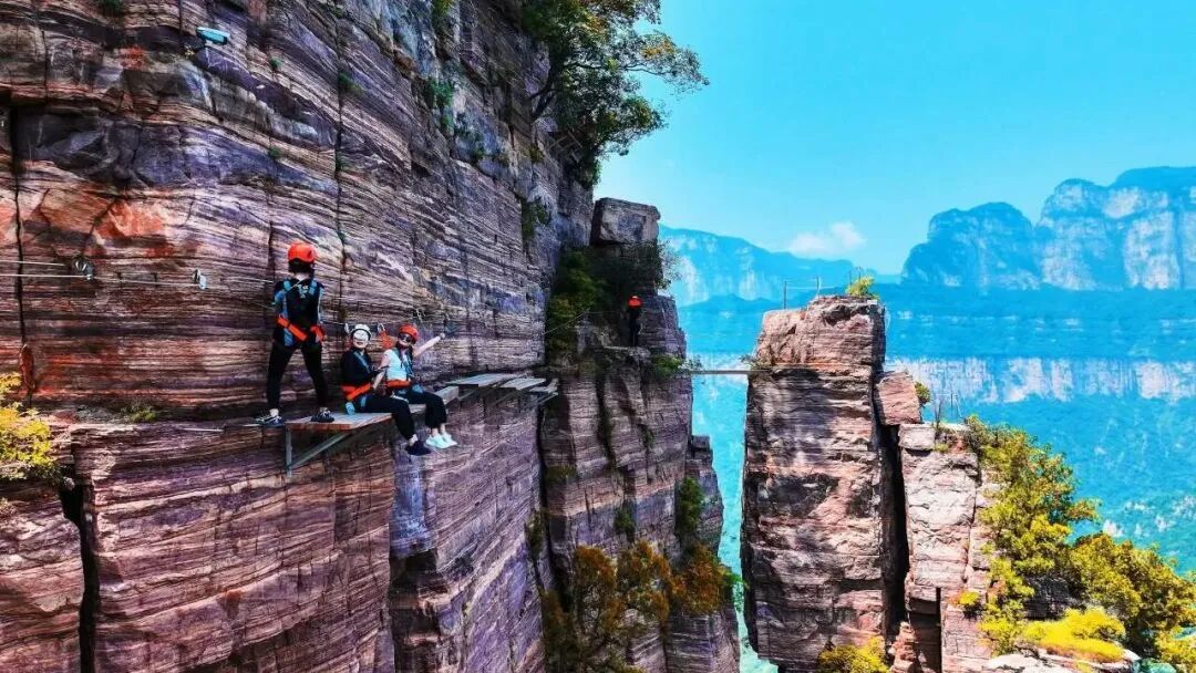 三月不冲亏大了！AI替你打工，你去新乡南太行“驯养”春天！秋沟世外桃源上线，错过等一年！