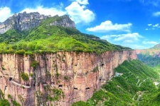 冯小宁执导《举起手来3》定档万仙山,神秘主演加盟,4月正式开拍