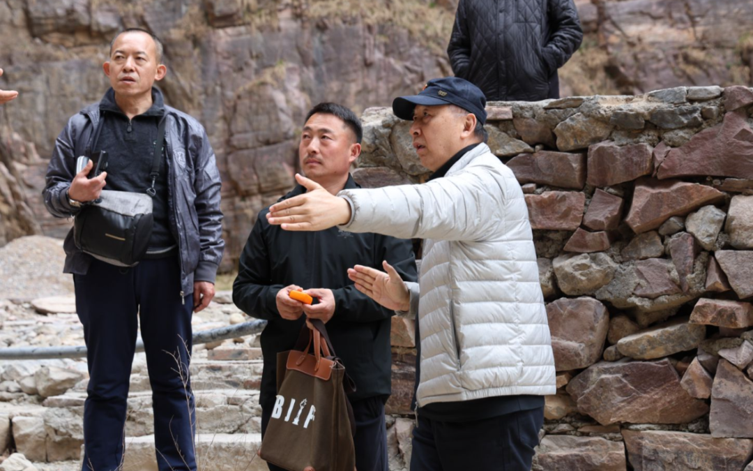 冯小宁执导《举起手来3》定档万仙山,神秘主演加盟,4月正式开拍 冯小宁执导《举起手来3》定档万仙山,神秘主演加盟,4月正式开拍