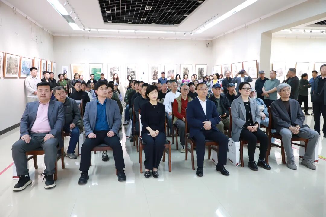 “道法自然”山水画写生作品展开幕