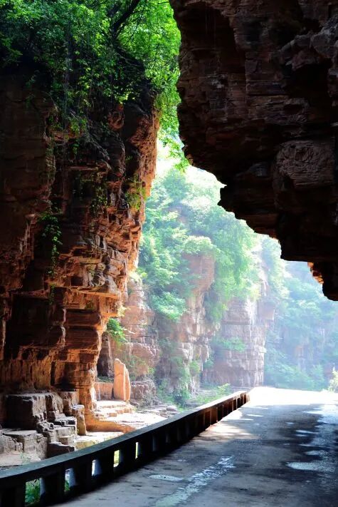 潘长江“罗圈腿”重出江湖！《举起手来3》太行山开机，笑点密集预警