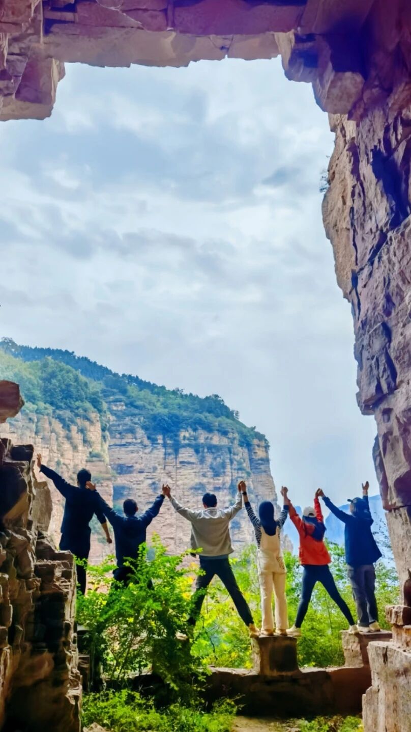 五一还没到，关山八里沟先燃了！《举起手来3》4.28-4.29现场拍摄，偶遇明星就这两天