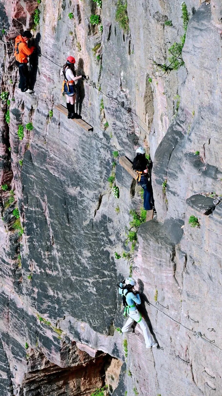 奔赴山野致青春|新乡南太行中高考生免票,一站式搞定毕业旅行 奔赴山野致青春|新乡南太行中高考生免票,一站式搞定毕业旅行