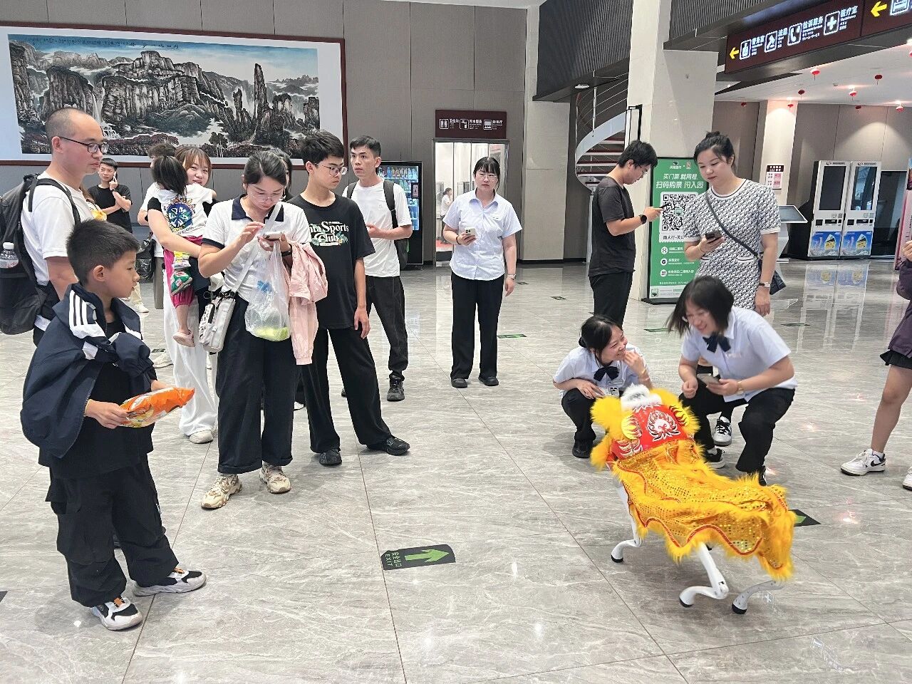 央视聚焦，抖音热榜TOP1，新乡南太行端午火爆出圈，暖心服务实力圈粉！