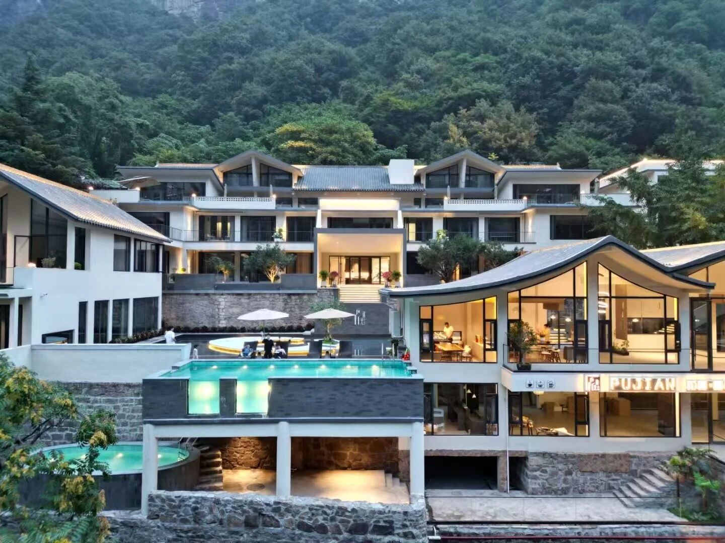 藏在太行山水间的避暑秘境！玩水撒欢后，枕溪宿山才是夏日顶配！文末藏山野专属惊喜福利