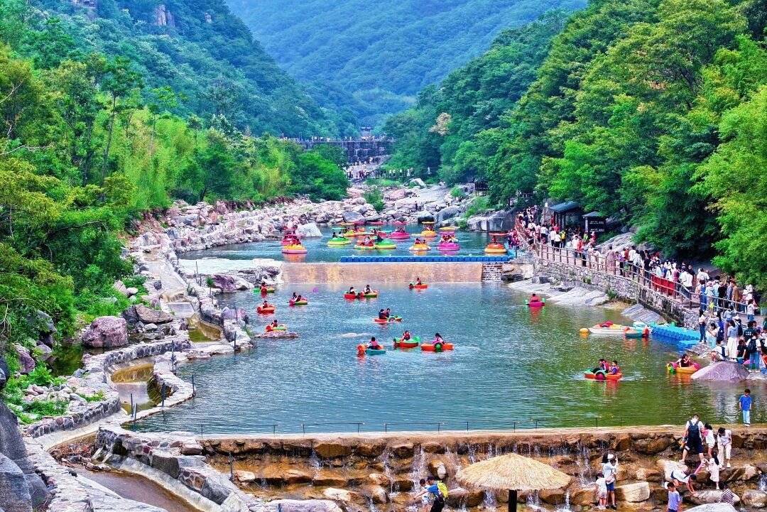 重磅!新乡南太行景区针对全国18岁以下青少年免门票啦!超值福利来袭,陪你度过清凉一夏。 重磅!新乡南太行景区针对全国18岁以下青少年免门票啦!超值福利来袭,陪你度过清凉一夏。