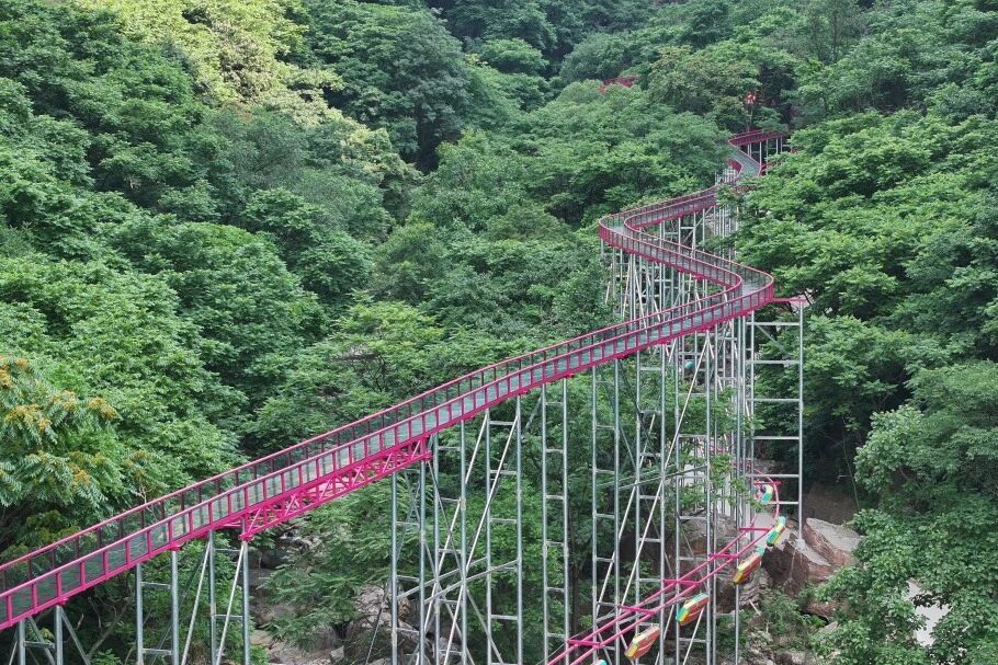 重磅!新乡南太行景区针对全国18岁以下青少年免门票啦!超值福利来袭,陪你度过清凉一夏。 重磅!新乡南太行景区针对全国18岁以下青少年免门票啦!超值福利来袭,陪你度过清凉一夏。